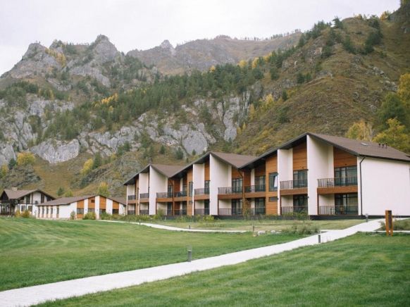 Фото — Парк-Отель KLEVER resort, Чемал