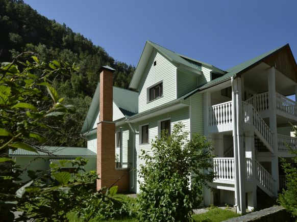 Фото — Загородный отель Ареда 1 — Mountain Hotel, Чемал