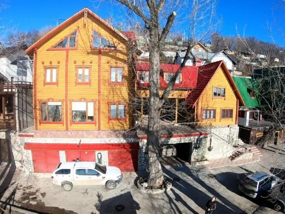 Фото — Загородный отель На берегу реки Волги, Самара