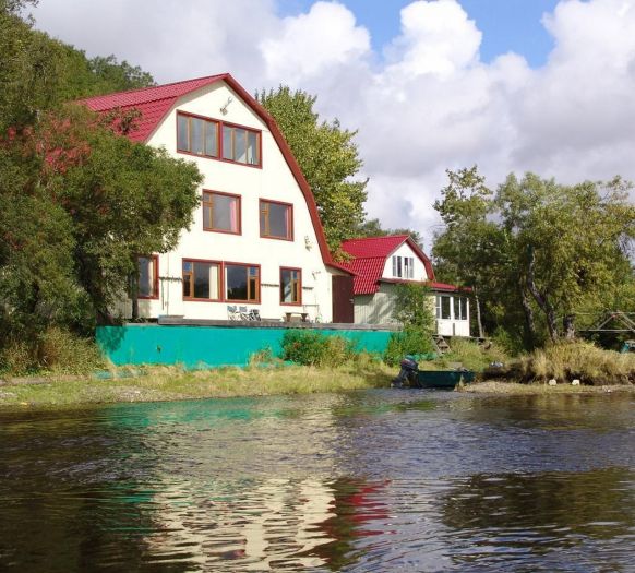 Рыболовная база Big River по адресу Камчатский край, с. Усть-Большерецк, ул. Первомайская, д. 6