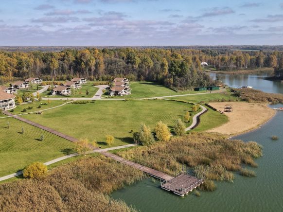Фото — Загородный отель DUBLDOMOVO VAZUZA, Лебедки